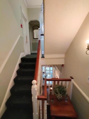 Arden House - image 2