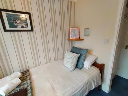 Arden House - image 11