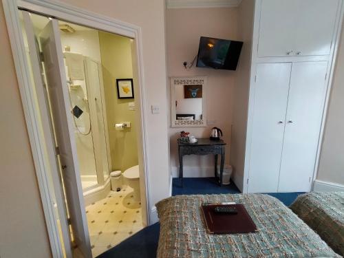 Arden House - image 3