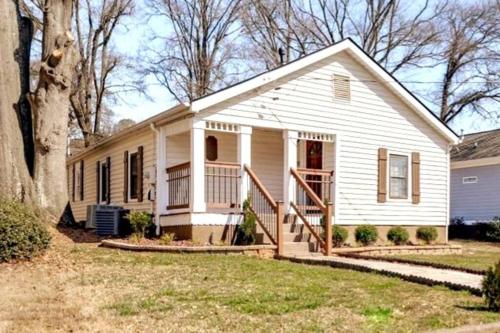 Stylish Cottage Near Airport in Atlanta, USA