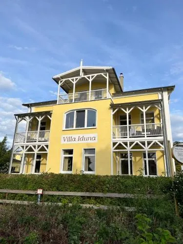 Villa Iduna mit modern desingten Apartments in Graal-Müritz, Deutschland