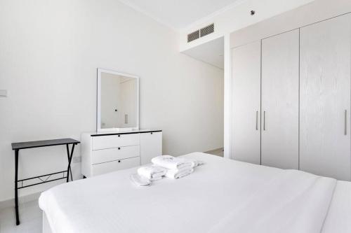 StoneTree - Spacious Modern 2BR Apartment - image 14