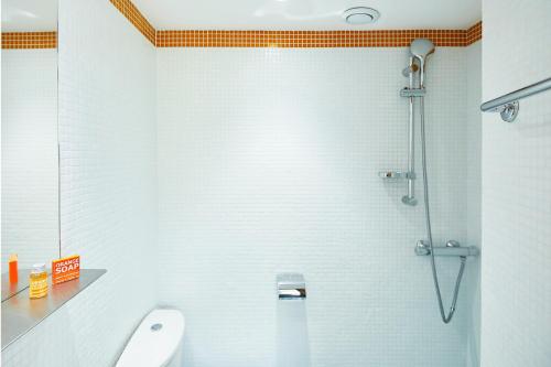 Double Room with Hill View image 4