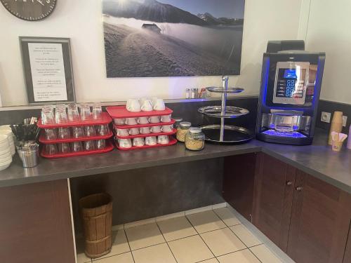 Fasthotel Annecy - image 2