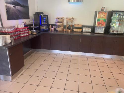 Fasthotel Annecy - image 9