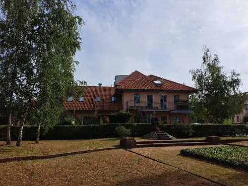 Ferienwohnung Birkenwerder bei Berlin mit Terrasse und kleinem Garten in Birkenwerder, Deutschland