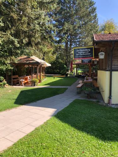  Heurigenbar, Ferienwohnung in Feldkirchen an der Donau