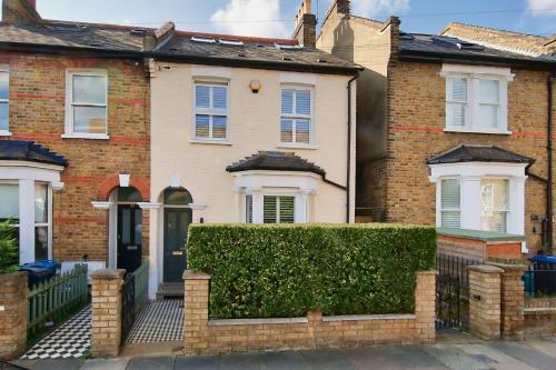 Picture of Family 4-Bed House & Secluded Garden - Wimbledon