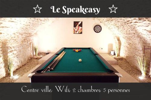 Le Speakeasy - Maison avec billard gîte à louer Auxerre