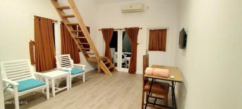 Spear Beach House Room Type - Deluxe Twin Room