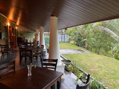 مطعم, Eagles Eco Lodge - Kandy in ديجانا