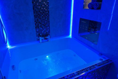 Aphrodite Suites Huddersfield photo 3