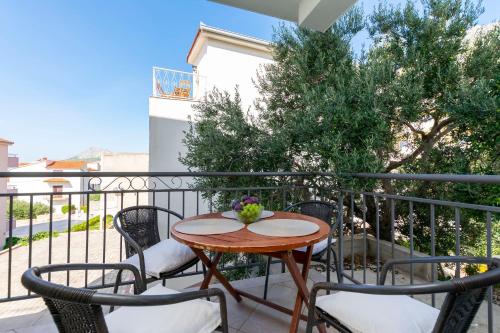 Apartments Ljiljana - image 2