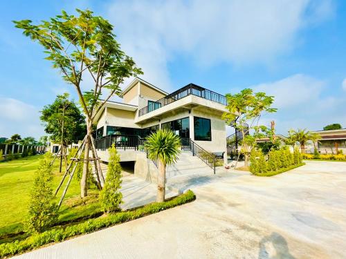 ウタイターニー Farm View Resort Uthai 4つ星 ゲストハウス プール