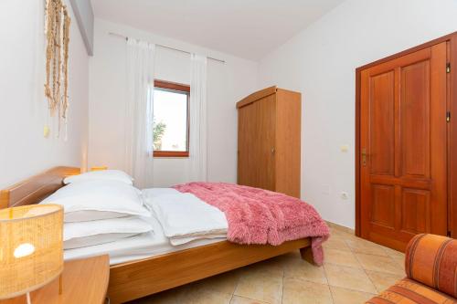 One-Bedroom Apartment - Ground Floor image 2