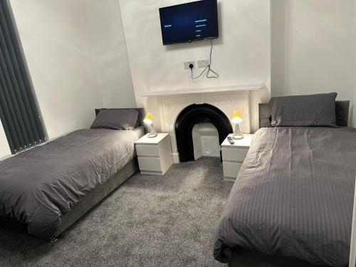 5-Bed Apartment in Altrincham near airport