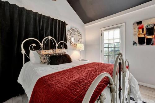 The Modern Bungalow at Mimosa in Memphis, USA