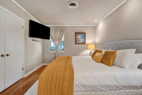 The Modern Bungalow at Mimosa in Memphis, USA