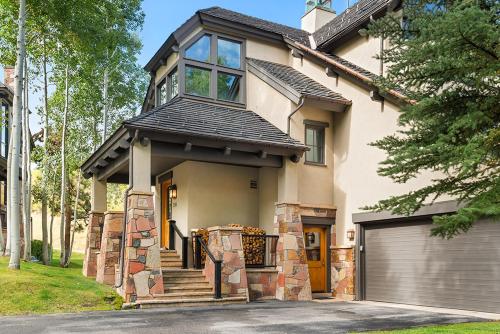 Owl Creek 04, Ski-in, ski-out luxury townhome with private hot tub in Snowmass Village Owl Creek 04, Ski-in, ski-out luxury townhome with private hot tub in Snowmass Village