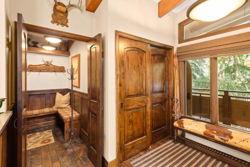 Little Nell Condominiums Unit 11 - image 7