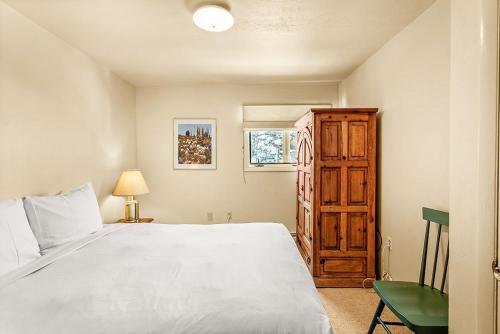 Aspen Townhouse East Unit 7 - image 6
