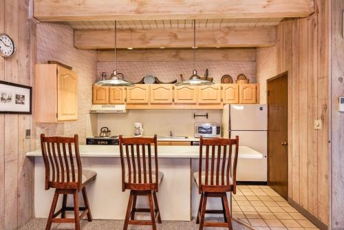 Chateau Dumont Unit 15 - image 13