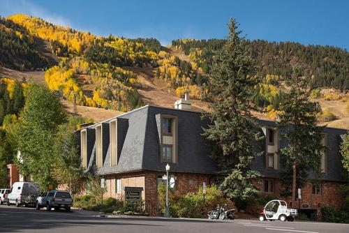 Chateau Chaumont Unit 19 - image 2