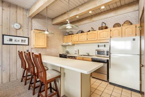 Chateau Dumont Unit 15 - main image