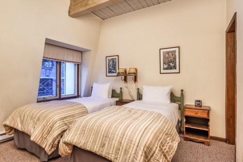 Chateau Dumont Unit 15 - image 7