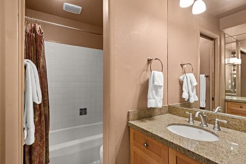 Silverglo Condominiums Unit 308 - image 8