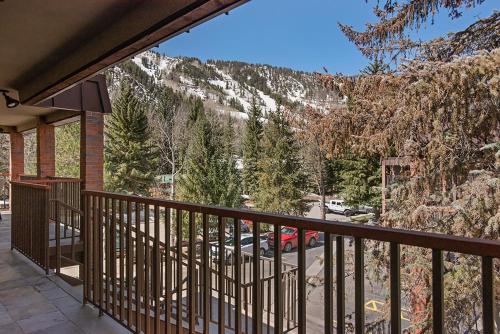 Silverglo Condominiums Unit 308 - image 5