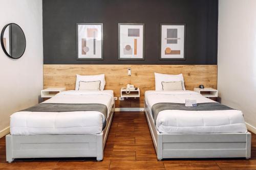 2 twin beds