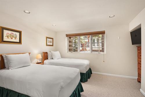 Alpenblick 13, Spacious Townhouse with Lots of Great Features, Close to Downtown Alpenblick 13, Spacious Townhouse with Lots of Great Features, Close to Downtown