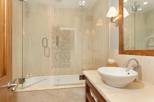 Durant Condominiums Unit D5 - image 2