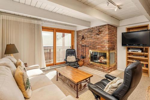 Chateau Blanc Unit 7 - main image