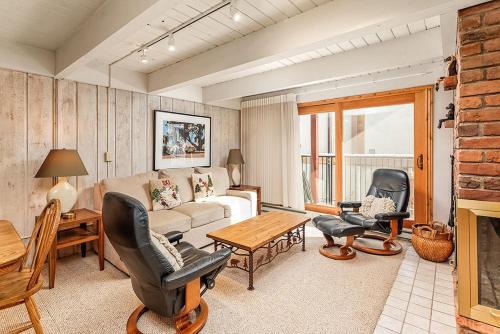 Chateau Blanc Unit 7 - image 11