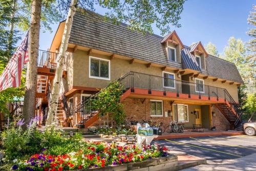 Chateau Blanc Unit 7 - image 6