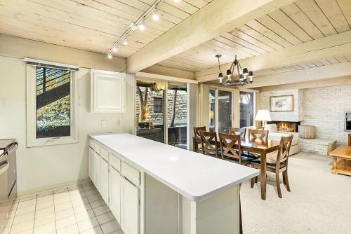 Chateau Roaring Fork Unit 37 - image 6