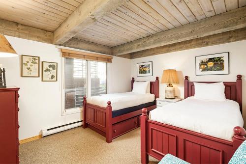 Chateau Eau Claire Unit 8, Riverfront Condo, Walking Distance to Town detail