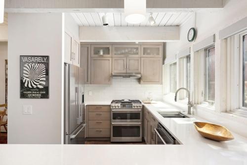 Glory Hole Condominiums Unit C - image 14
