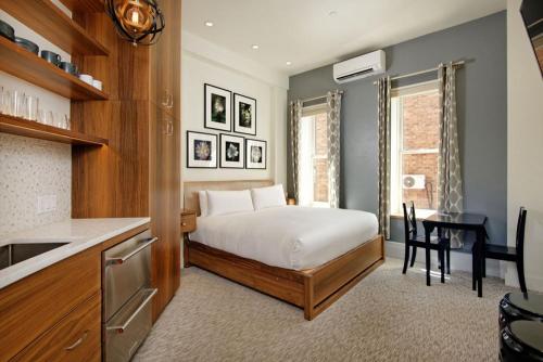 Independence Square 212, Studio with Beautiful Finishes. A+ Location in Downtown Aspen, Aspen