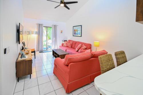 Satellite Beach Townhome w/ Patios: 2 Mi to Beach in Satellite Beach (FL)