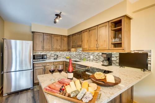 Vail Condo about 4 Mi to Vail Mountain Resort! in Vail, USA