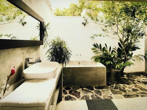 Family Room with Pool View image 4