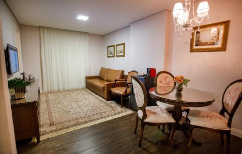 Sofistic Hotel - image 5