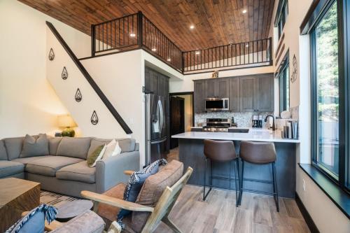 Granite Moose Hideaway Cabin in Philipsburg (MT)