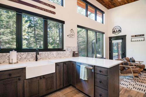 Granite Moose Hideaway Cabin in Philipsburg (MT)