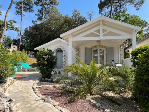 Adorable petite maison à 400m de la mer