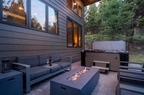 Granite Moose Hideaway Cabin in Philipsburg (MT)