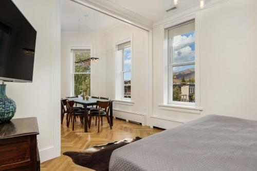 Independence Square 203, Stunning Suite w/ Great Views of Downtown Aspen detail
